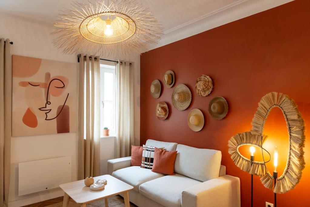 Bohemian Bakoua & Chesterfield Cottage, Hyper-centre Apartment *