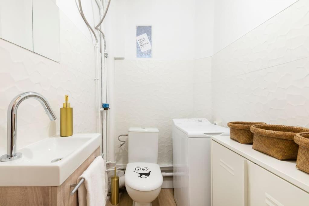 Bohemian Bakoua & Chesterfield Cottage, Hyper-centre Apartment