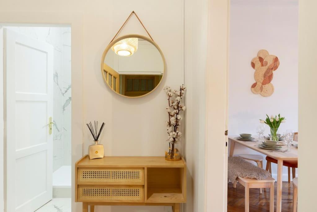 Bohemian Bakoua & Chesterfield Cottage, Hyper-centre *