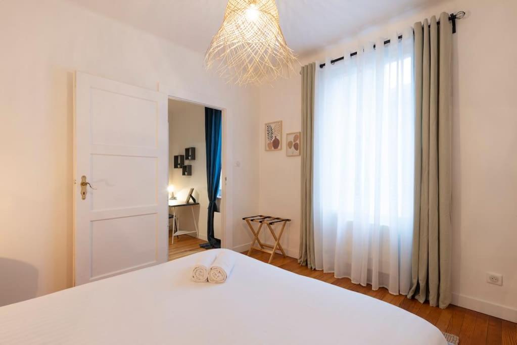 Bohemian Bakoua & Chesterfield Cottage, Hyper-centre Apartment *
