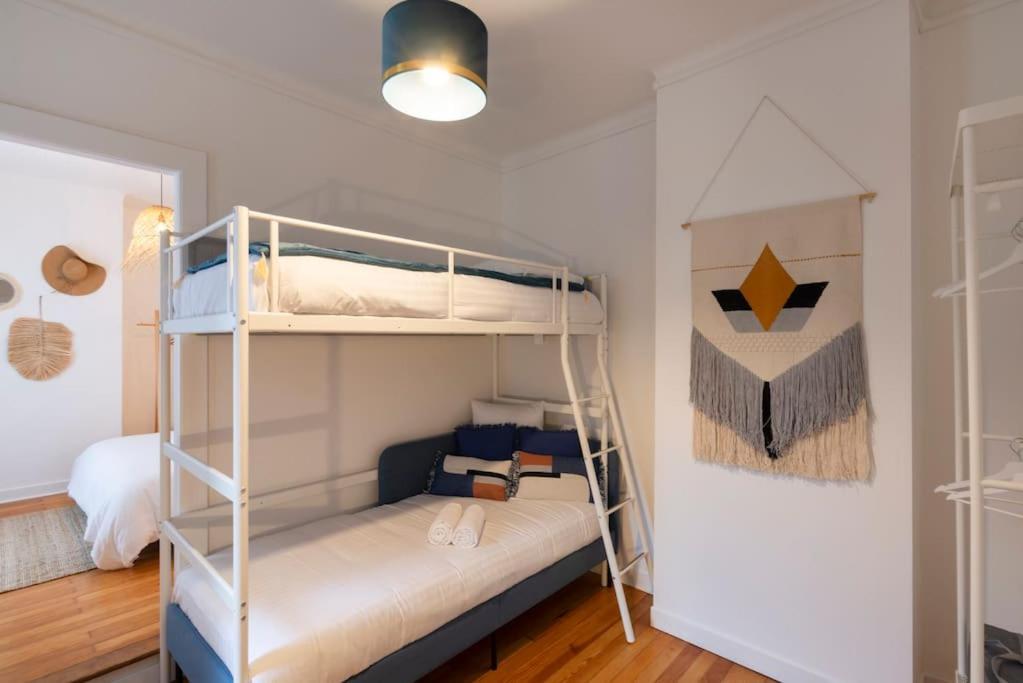 Bohemian Bakoua & Chesterfield Cottage, Hyper-centre Apartment Metz