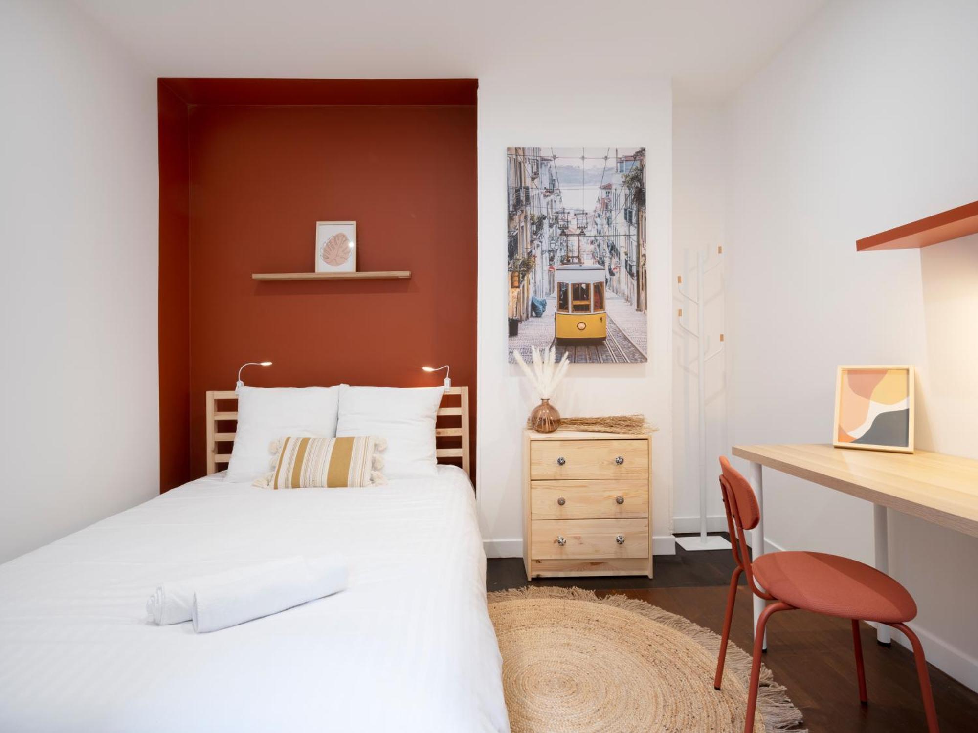 Bohemian Bakoua & Chesterfield Cottage, Hyper-centre Apartment
